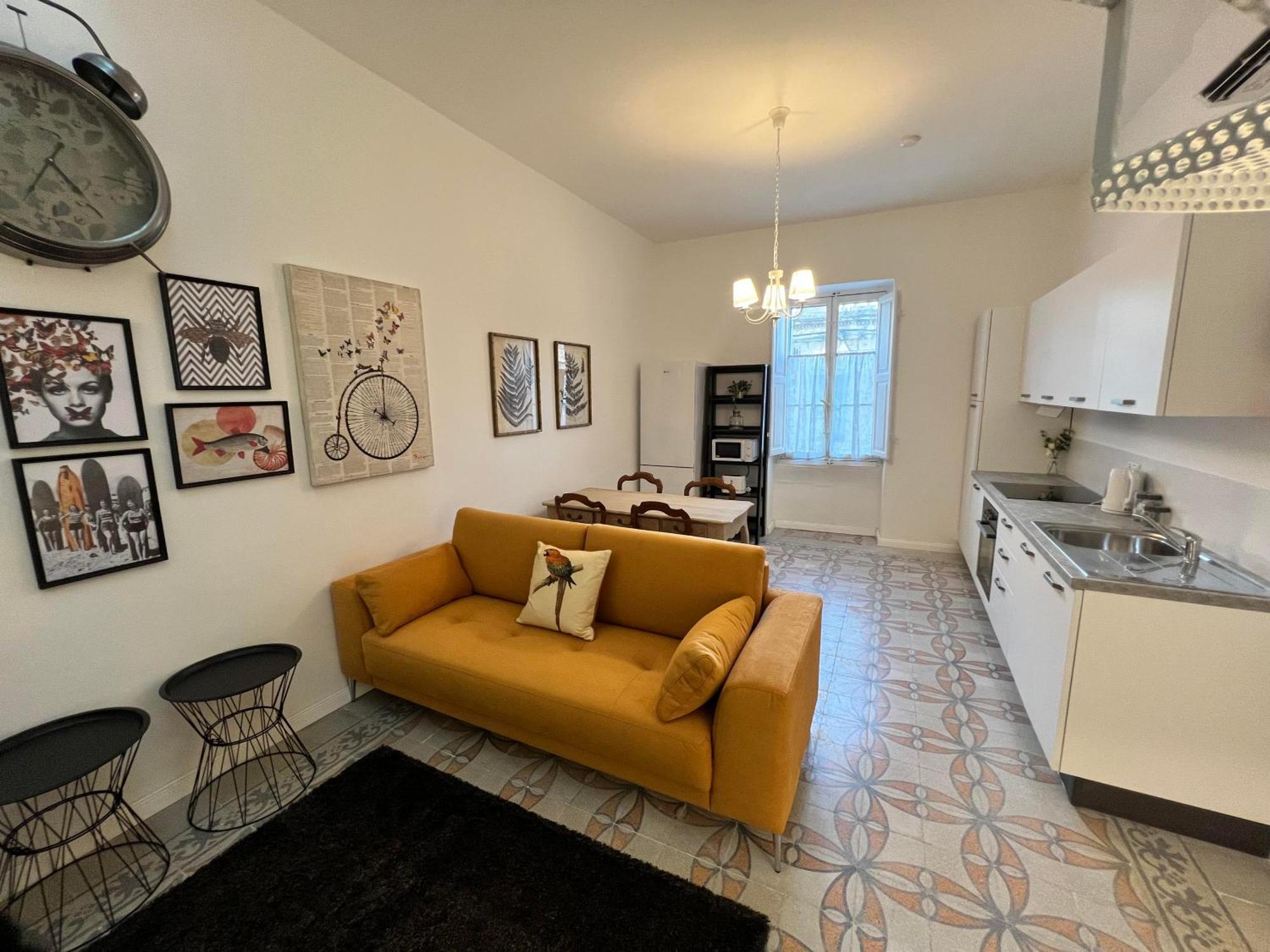 Stylish Boutique Duplex - Orange - 2 Double Bedrooms Appartement *