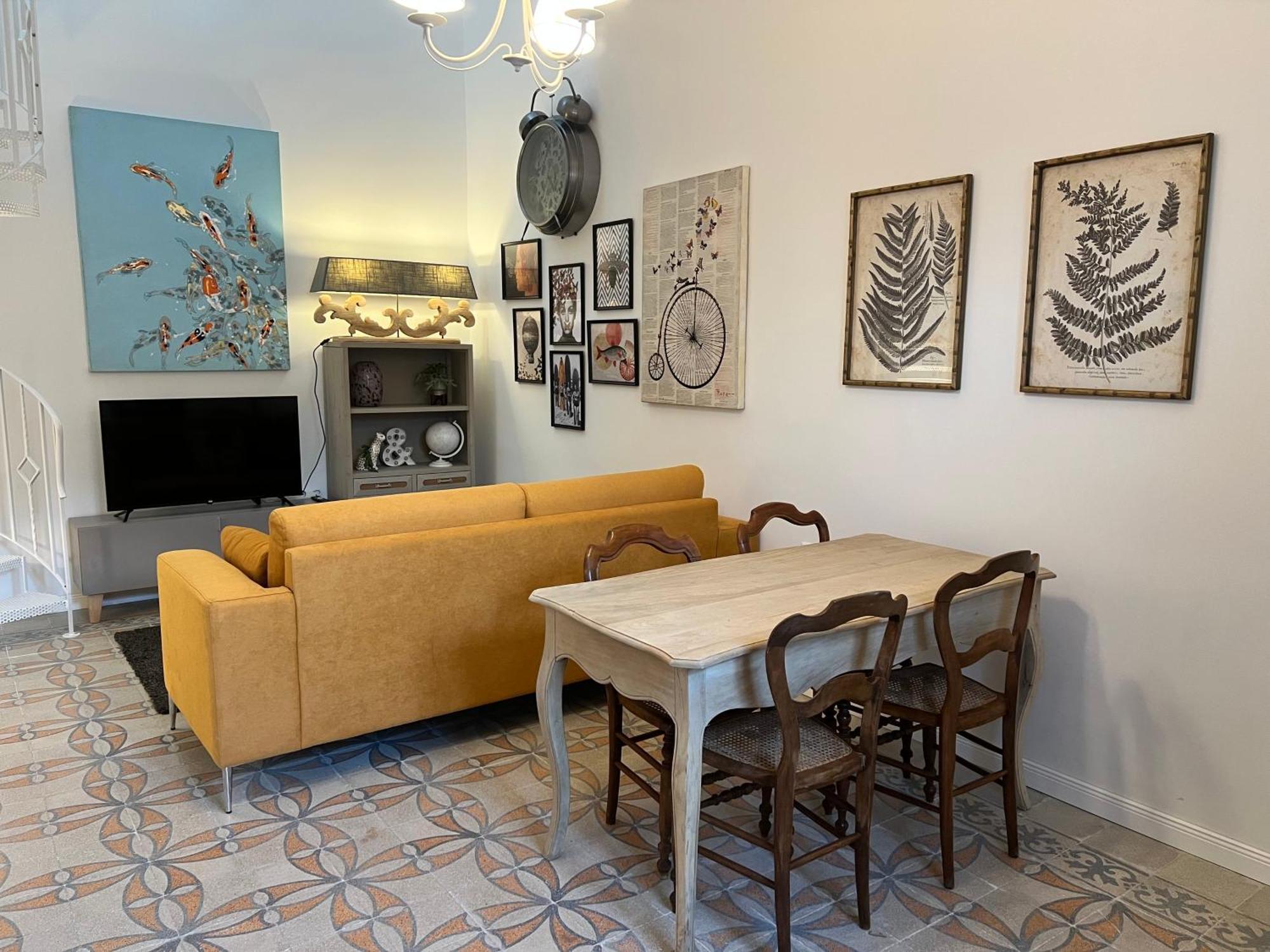 Stylish Boutique Duplex - Orange - 2 Double Bedrooms Appartement *