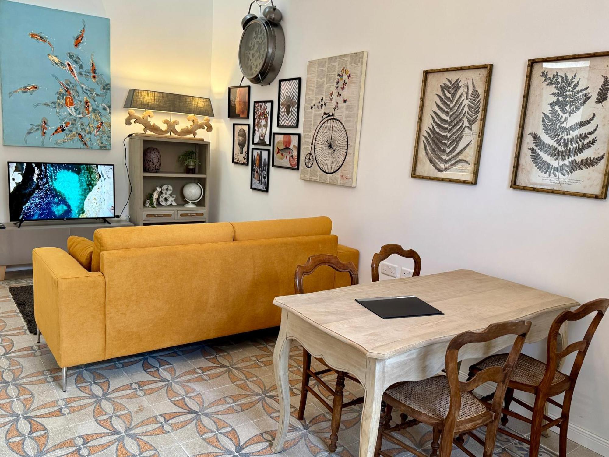 Appartement Stylish Boutique Duplex - Orange - 2 Double Bedrooms