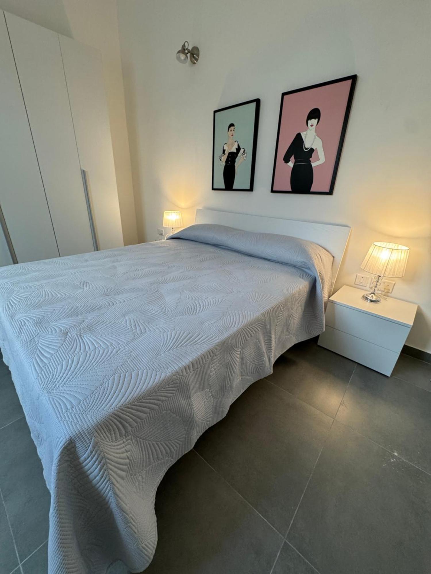 Stylish Boutique Duplex - Orange - 2 Double Bedrooms Hamrun