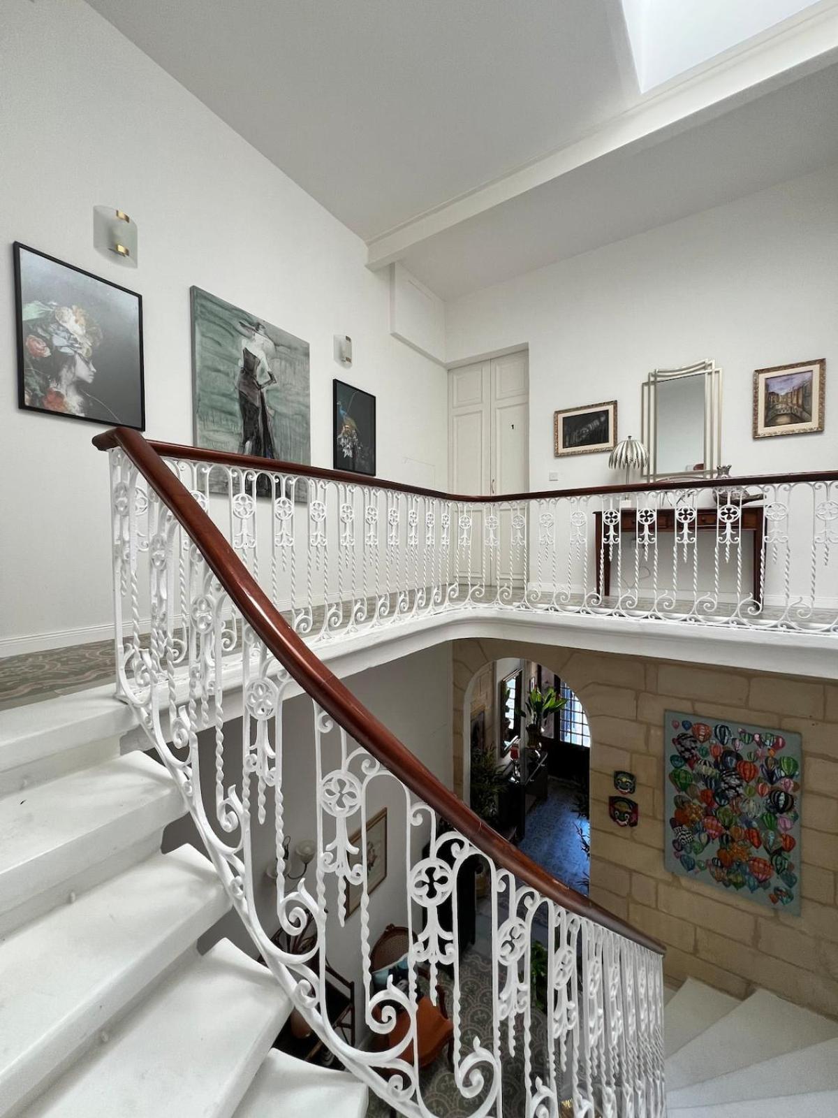 Stylish Boutique Duplex - Orange - 2 Double Bedrooms Appartement *