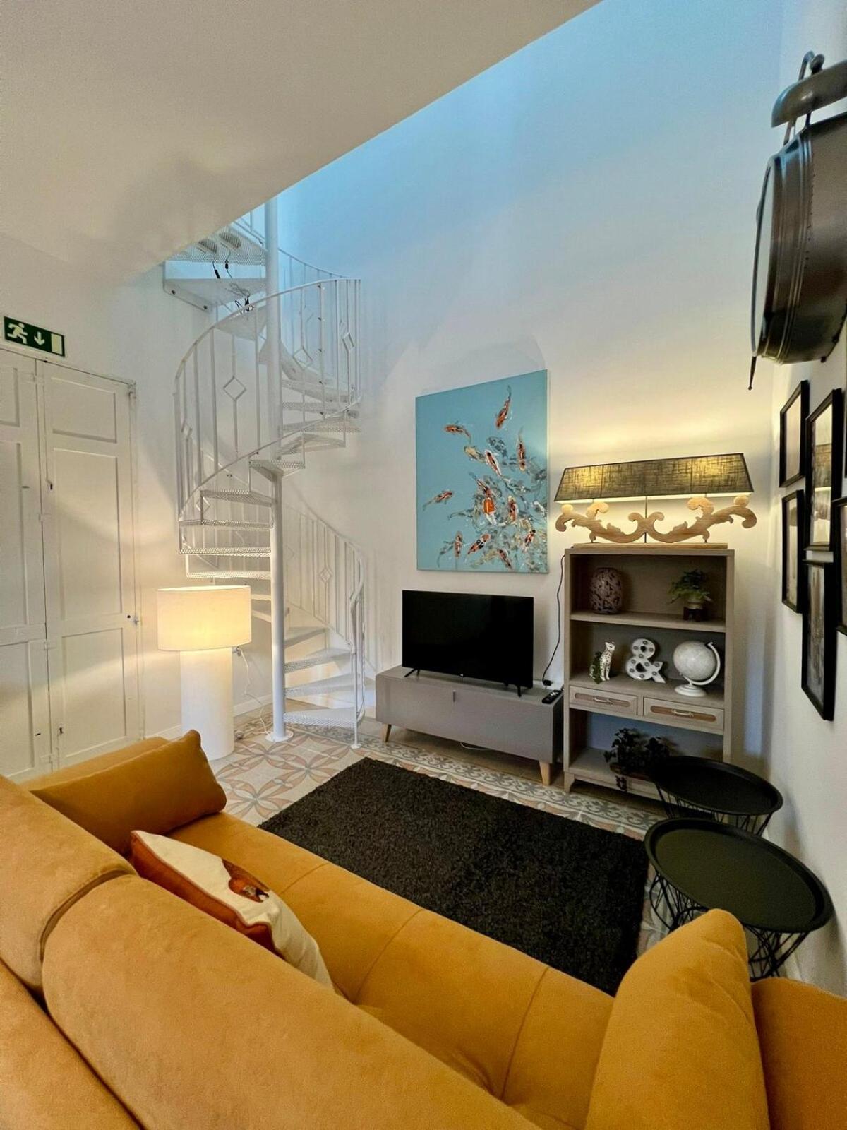 Appartement Stylish Boutique Duplex - Orange - 2 Double Bedrooms *